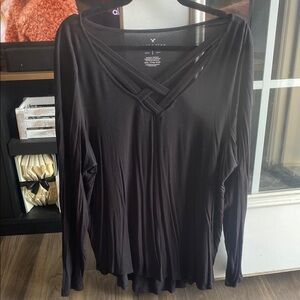 Women's Black Long Sleeve Top